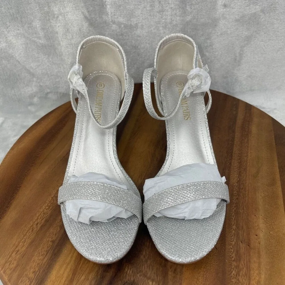 Dream Pairs never worn